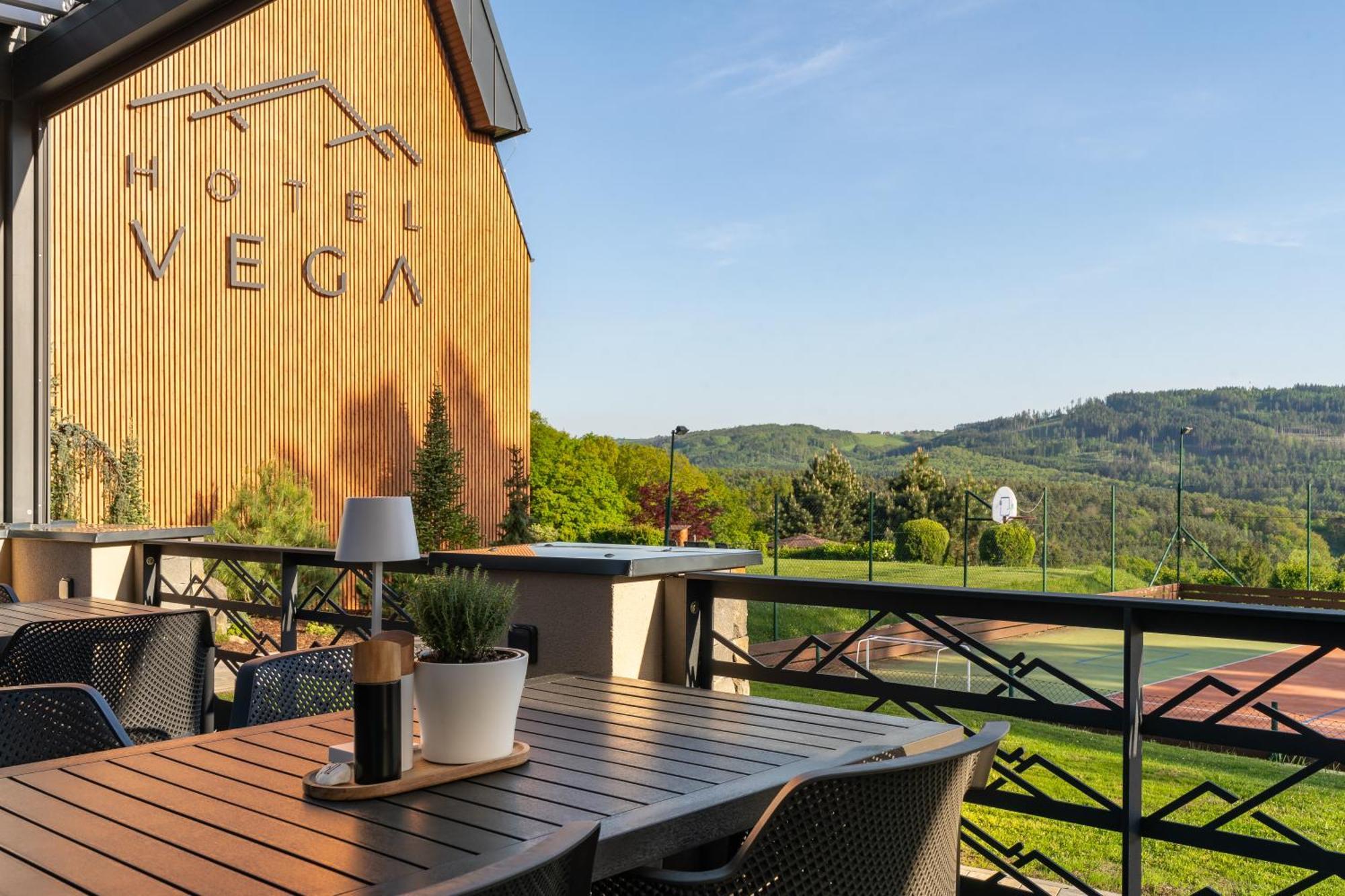 Hotel Vega Luhačovice Exterior foto
